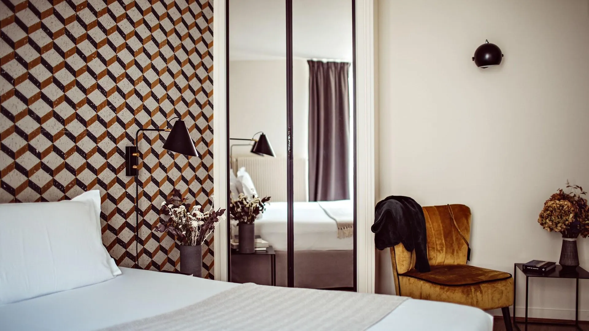 Monsieur Helder 3* Paris