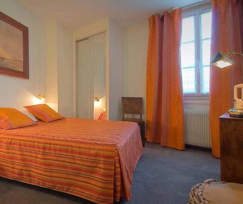 Monsieur Helder 3* Parigi